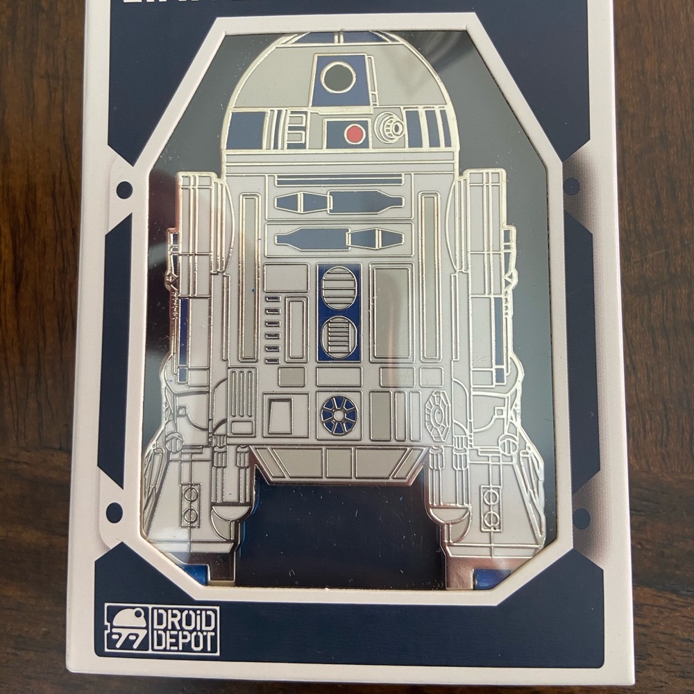 R2D2 Jumbo Pin